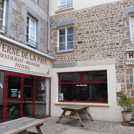Taverne De La Paix La Ferte-Mace エクステリア 写真